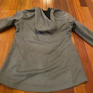 Gray NATURAL brand jacket size medium! Great for outdoors - lightweight & warm!